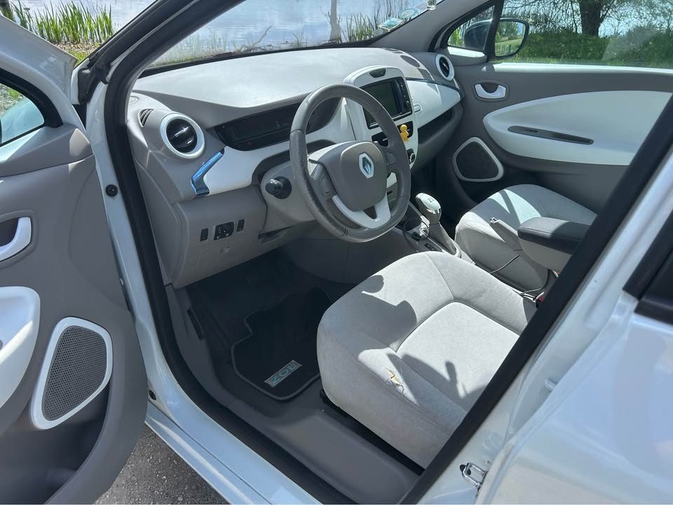 Renault ZOE 2012 - photo 6